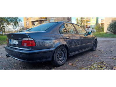 BMW 523i