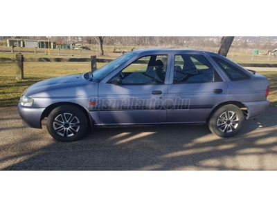 FORD ESCORT 1.3 Club