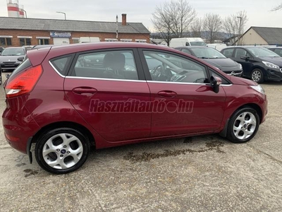 FORD FIESTA 1.25 Titanium Vezetett szervízkönyv!67eKm!Radar!