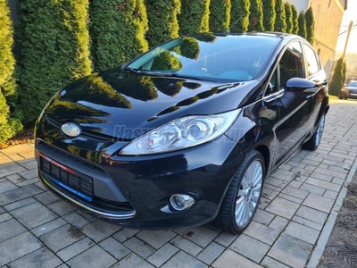 FORD FIESTA 1.6 TDCi DPF Titanium +VONÓHOROG !!!