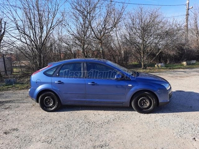 FORD FOCUS 1.6 Ghia