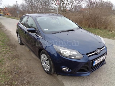 FORD FOCUS 1.6 Ti-VCT Champions