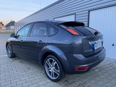 FORD FOCUS 1.8 TDCi Ghia