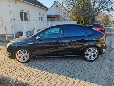 FORD FOCUS 2.5 turbo ST SVÁJCI IMPORT-MEGKÍMÉLT