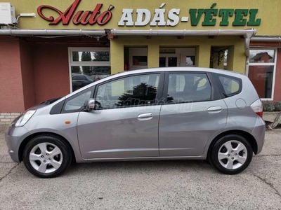 HONDA JAZZ 1.2 Trend Plus 2 ÉV MŰSZAKI.94 365 KM.VEZETETT SZERVÍZKÖNYV