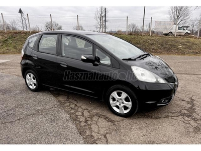 HONDA JAZZ 1.4 Elegance MEGKÍMÉLT ÁLLAPOT/ DIGIT KLÍMA/ ALUFELNI/ 1 ÉV GARANCIA