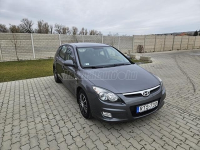 HYUNDAI I30 1.4 DOHC Classic