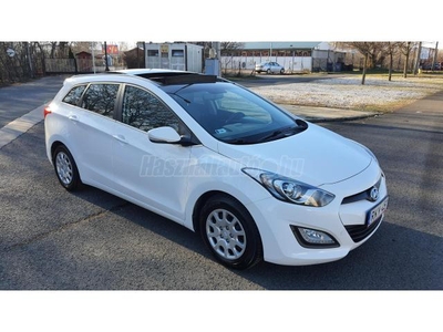 HYUNDAI I30 CW 1.4i Business GAR.:138.000Km.NAGYON FELSZERELT.ÜVEGTETŐ