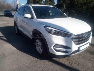 HYUNDAI TUCSON 1.7 CRDi HP Executive DCT AUTOMATA.SZERVIZKÖNYV