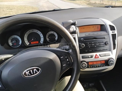 KIA CEE'D 1.4 EX