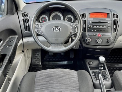 KIA CEE'D 1.6 EX / 142eKm!/ Klíma/