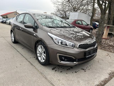 KIA CEE'D 1.6 GDI EX Prémium LED-NAVI-KAMERA-ÜLFŰT-RADAR-8 KERÉK-105e.KM