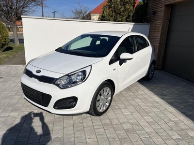 KIA RIO 1.1 CRDi EX Limited Szkönyv. Digit klíma. Téligumi!