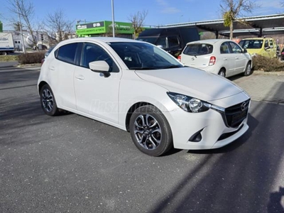 MAZDA 2 1.5 Revolution GYÖNGYHÁZ FEHÉR!!!VÉGIG SZAKSZERVIZBEN SZERVIZELT!!!