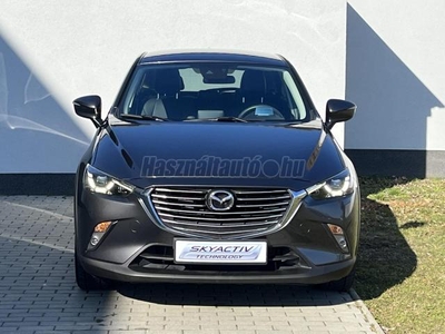 MAZDA CX-3 2.0i Revolution Navi/Kamera/LED/HUD/RVM/Bőrkárpit/Keyless/18-as Alu/Sérülésmentes/Szervizkönyves