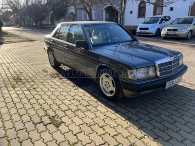 MERCEDES-BENZ 190 D