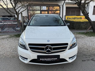 MERCEDES-BENZ B 200 CDI BlueEFFICIENCY VÉGIG MERCEDES SZERVIZ / ÜLÉSFŰTÉS / 8 ALUFELNI