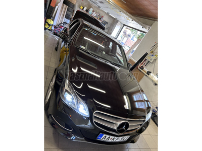 MERCEDES-BENZ E 220 BlueTEC T Classic 9G-TRONIC