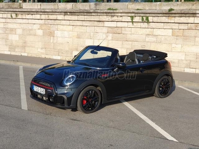 MINI CABRIO 2.0 John Cooper Works (Automata) JCW. MO-I. SZALONÁLLAPOT. GARANCIÁLIS. PRÉMIUM CSOMAG. HARMAN KARDON HIFI