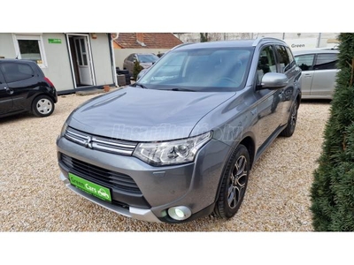 MITSUBISHI OUTLANDER 2.0 PHEV Instyle Navi 4WD CVT 02.16-03.02 IG SZABADSÁG MIATT ZÁRVA!! X-LINE. VONÓHOROG. NAPFÉNYTETŐ