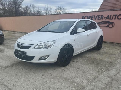 OPEL ASTRA J 1.4 Enjoy Ülésfűtés!Tolatóradar!Vonóhorog