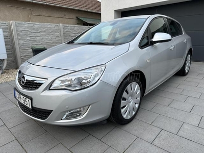 OPEL ASTRA J 1.4 T Sport