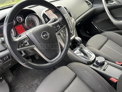 OPEL ASTRA J 2.0 CDTI Cosmo (Automata)