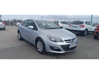 OPEL ASTRA J Sedan 1.4 T Start-Stop Enjoy EURO6 Mo.-i 1 tulajdonos 102 ezer km