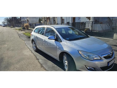 OPEL ASTRA J Sports Tourer 1.6 Sport