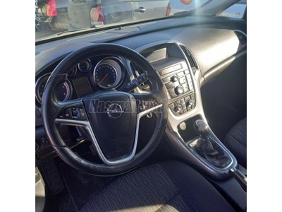 OPEL ASTRA J Sports Tourer 1.7 CDTI Drive magyar.szkönyv