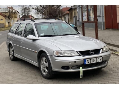 OPEL VECTRA B Caravan 1.6 16V Elegance