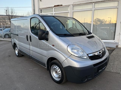 OPEL VIVARO 2.0 CDTI L1H1 2.7t végig vez. szerv.könyv