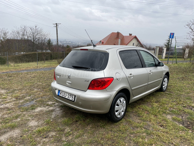 PEUGEOT 307 1.4 D-Sign