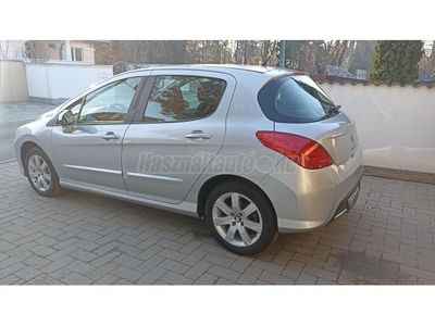 PEUGEOT 308 2.0 HDi Active 205.500 km 1 Tulajdonos. Vezetett szervízkönyv. Ülésfűtés. Autómata klíma. Sérü