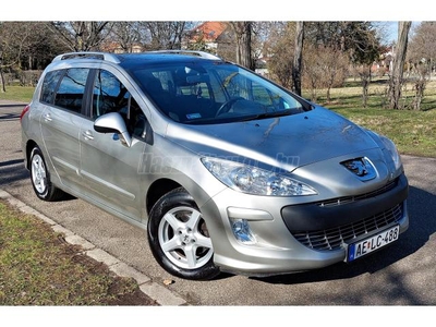 PEUGEOT 308 SW 1.6 HDi Premium 7 személy! Vezetett szervizkönyv! Panorámatető! Radar! Tempomat! Digit-klíma!