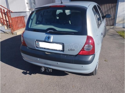 RENAULT CLIO 1.4 16V Privilege