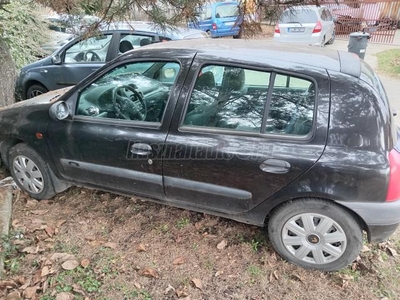 RENAULT CLIO 1.4 Beach House