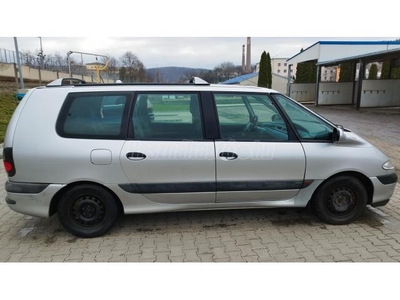 RENAULT GRAND ESPACE 2.2 DT