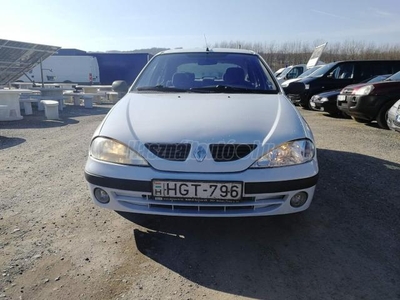 RENAULT MEGANE 1.4 16V Authentique Cool