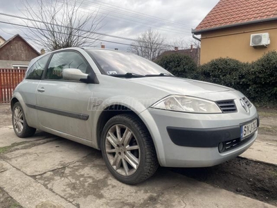 RENAULT MEGANE 1.6 Authentique Plus