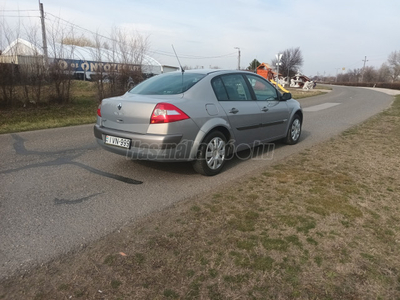 RENAULT MEGANE Limousine 1.6 Privilege