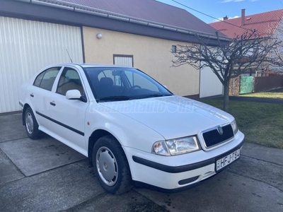 SKODA OCTAVIA 1.6 Ambiente