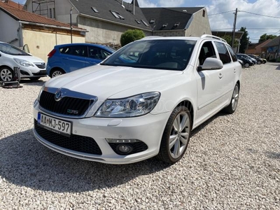 SKODA OCTAVIA RS 2.0 CR TDI TEMPOMAT..ÜLÉSFŰTÉS..NAGY NAVI..BŐR..NAPFÉNYETŐ..NINCS ROZSDA!!