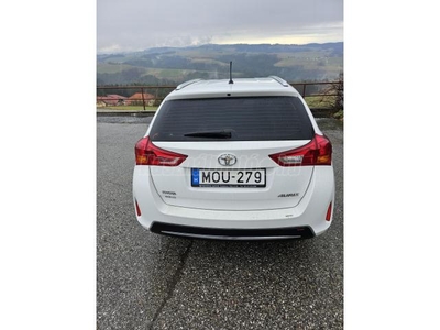 TOYOTA AURIS 1.6 Active (Automata)