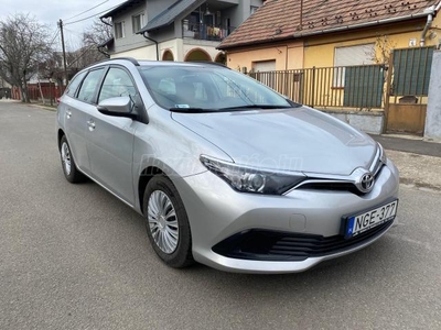 TOYOTA AURIS Touring Sports 1.33 Active