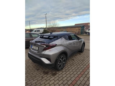 TOYOTA C-HR 1.2T Dynamic Comfort LED 105870 végig vezett szerviz