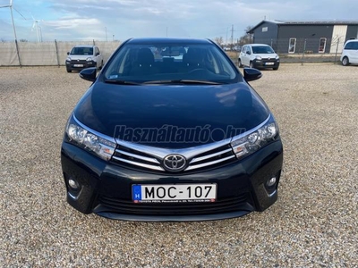 TOYOTA COROLLA Sedan 1.33 Active Digitklíma.Ülésfűtés.Tolatóradar.Tempomat.Vonóhorog