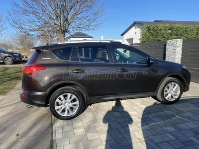 TOYOTA RAV 4 Rav4 2.0 D-4D Premium EU6 4x4.Tetőablak.Bőr.169000km.Szervizszámlák!