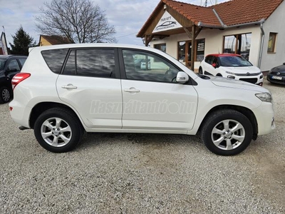 TOYOTA RAV 4 Rav4 2.2 D-4D Sol