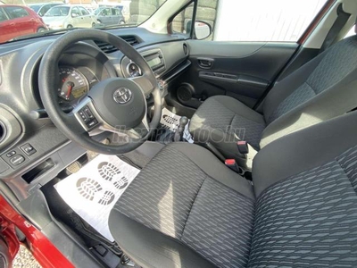 TOYOTA YARIS 1.0 Active+Design 1+1 ÉV GARANCIA !HÉTVÉGÉN IS !!!SZERVIZKÖNYV.EU5 MOTOR.HITELRE IS !